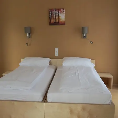 Apart Otel Gaestehaus Eisenstrasse 3*