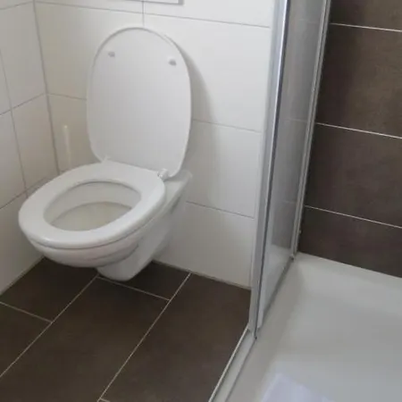 Gaestehaus Eisenstrasse شقة فندقية تروفاياخ